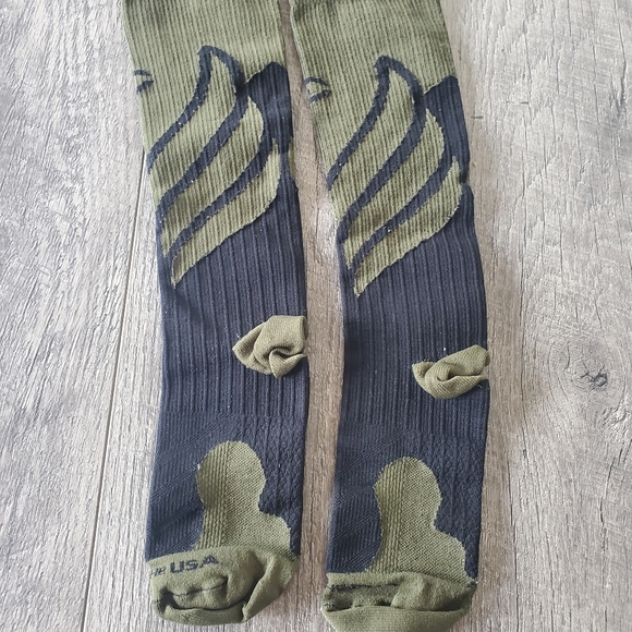 Navy and Green Pro Compression Socks - Picture 2 of 3
